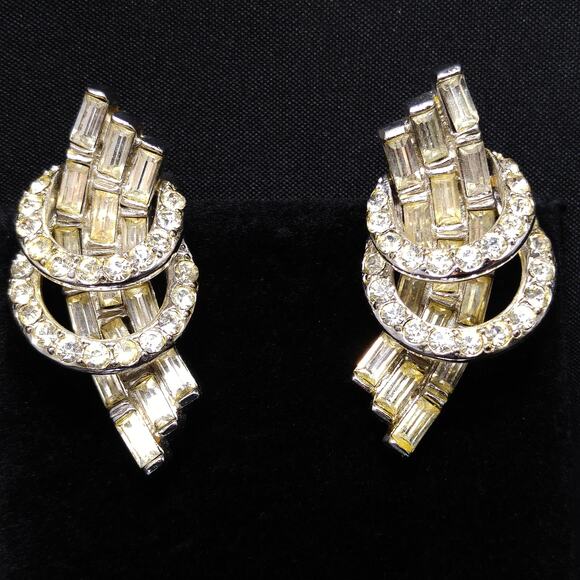 Bellini Clear Rhinestone Wedding Earrings, Rhodium Plated, 1990s Vintage Jewelry - Picture 1 of 10